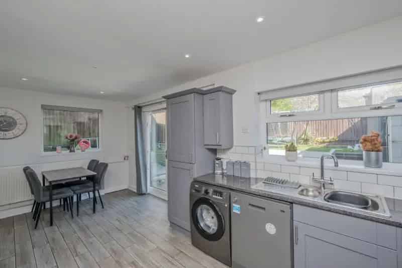4 Bedroom End Town House For Sale