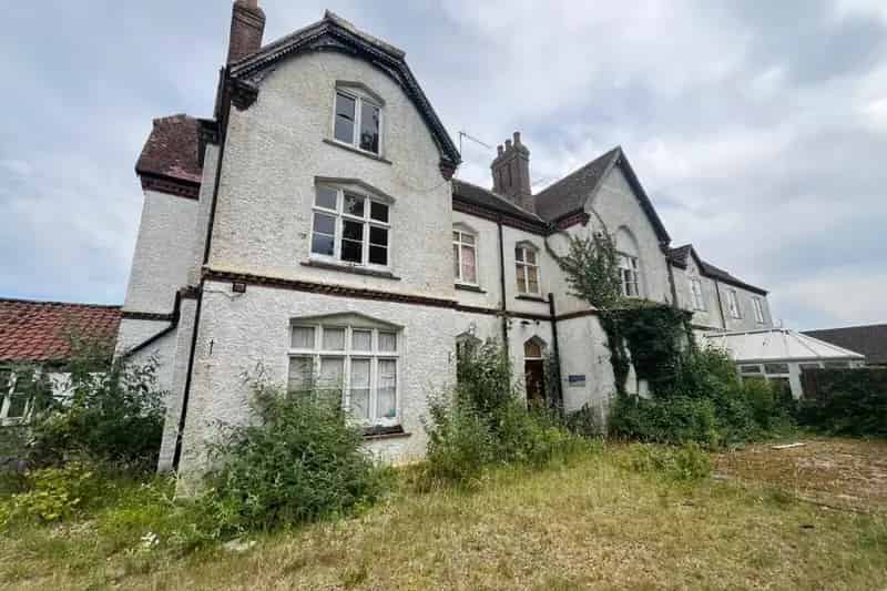 1.43 Acre Site with Planning Permission for 16 Apartments