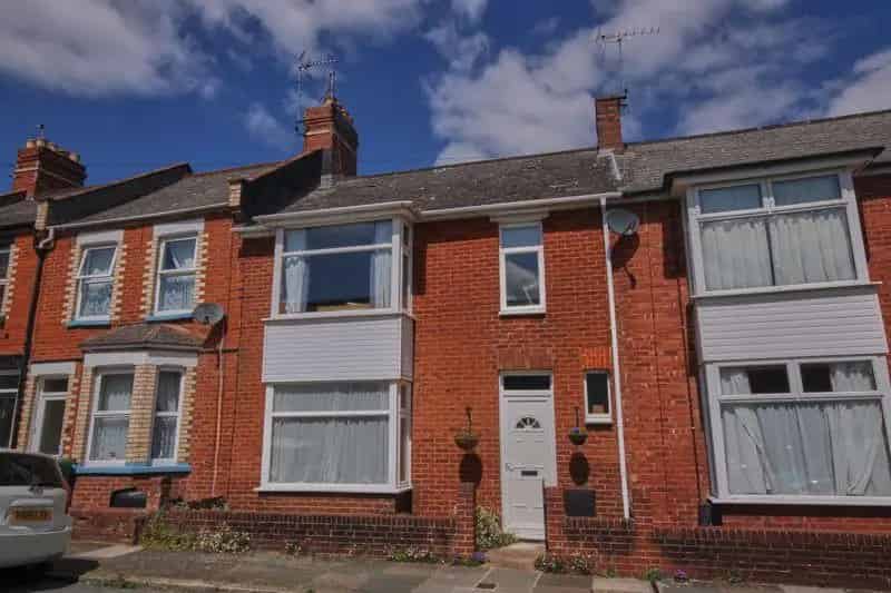 4 bedroom terraced house for sale