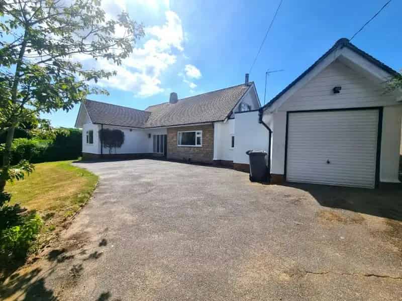 Four Bedroom Detached House in Waldringfield