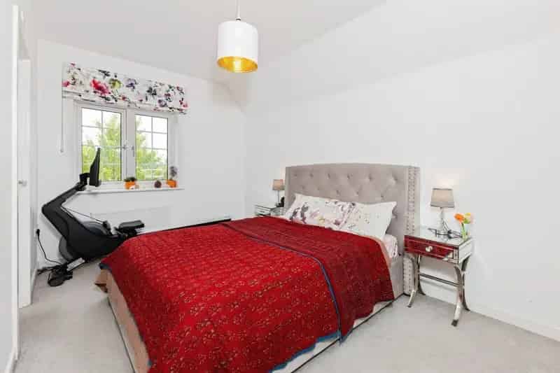 Four Bedroom House in Shinfield Near M4 and Reading