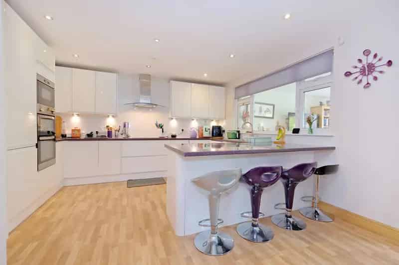 3 Bedroom Semi-Detached House with Garage and Family Room Extension