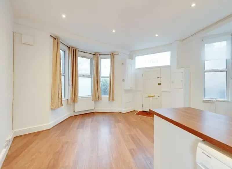 One Bedroom Garden Flat with Off Street Parking Near Roundwood Park
