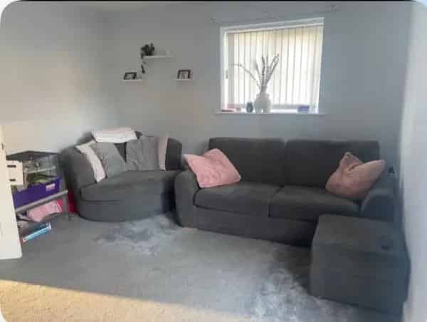 2 Bedroom New Build House with Parking and Garden