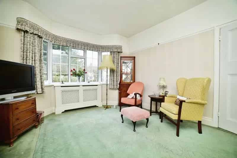 4 Bedroom Semi-Detached Home with Garage and Garden in Willerby