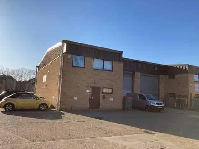 Industrial Warehouse Unit To Let Aldershot