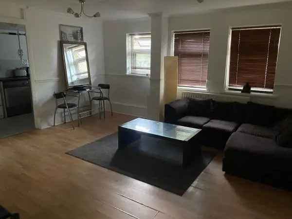 Flat For Rent in Epsom and Ewell, England