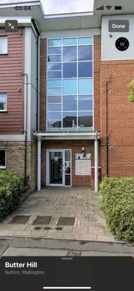 Flat For Rent in Mole Valley, England