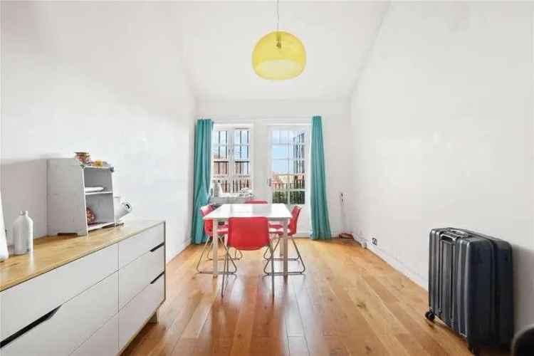 2 Bed Flat for Sale in Stepney E1