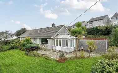 Spacious Detached Bungalow with Annexe and Far Reaching Views