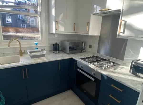 Bright 2-Bed Home Near London Tube - Newly Updated