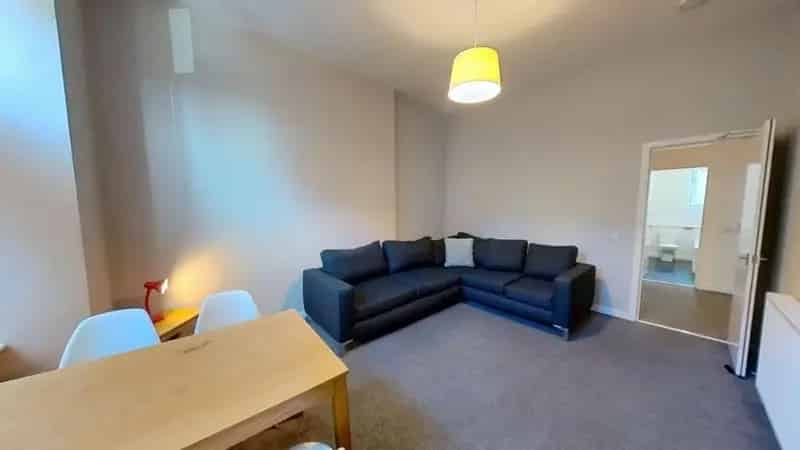 2 Bedroom Flat to Rent Woodside Glasgow