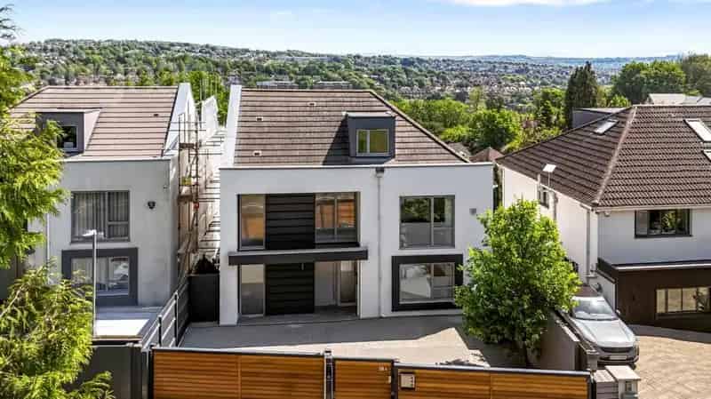 4 Bedroom Detached House for Sale in Brighton