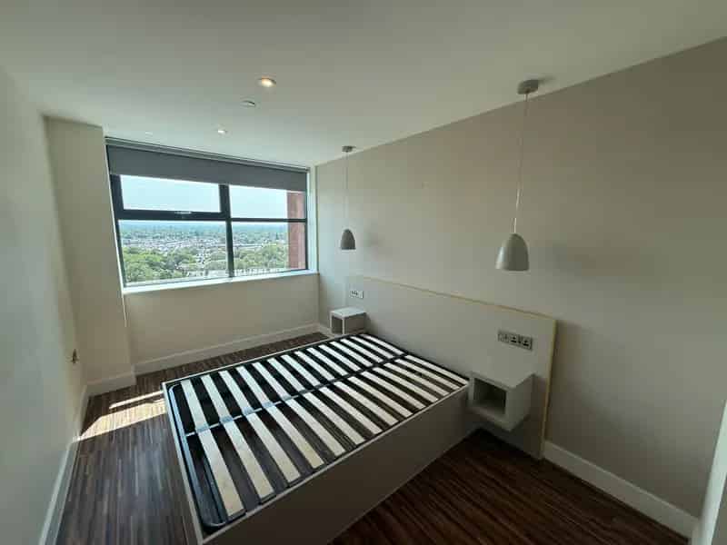 1 Bedroom Flat House to Rent - Modern Apartment with Parking