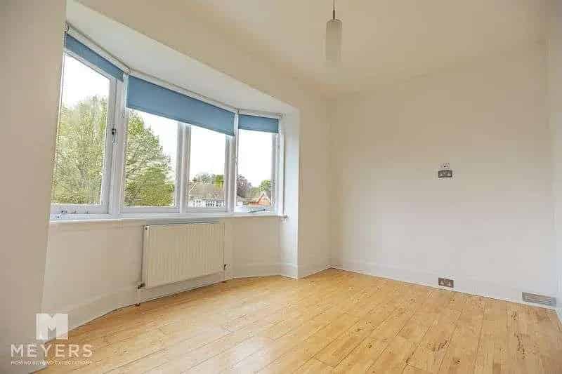 2 Bed Flat for Sale Chain Free First Time Buyer Buy To Let Investment