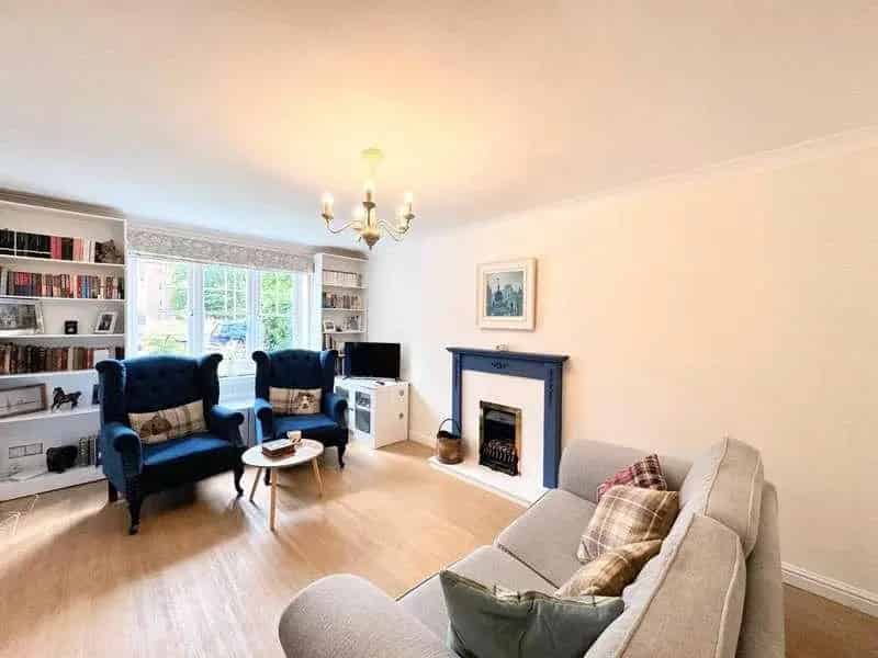 4 Bed Detached House for Sale