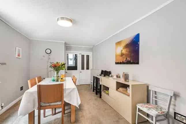 Terraced House for Sale in Clapton London E5