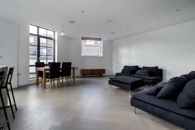 3 Bedroom Flat to Rent in Southwark SE1