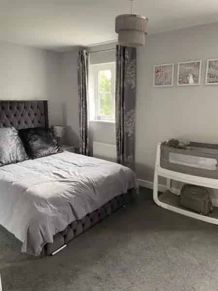 Two Bedroom House with Private Parking and Nearby Amenities
