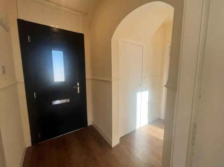 3 Bedroom Flat Bucksburn Aberdeen Spacious First Floor