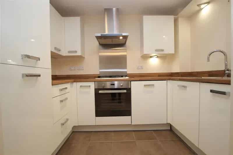 2 Bedroom Modern Mews House To Let