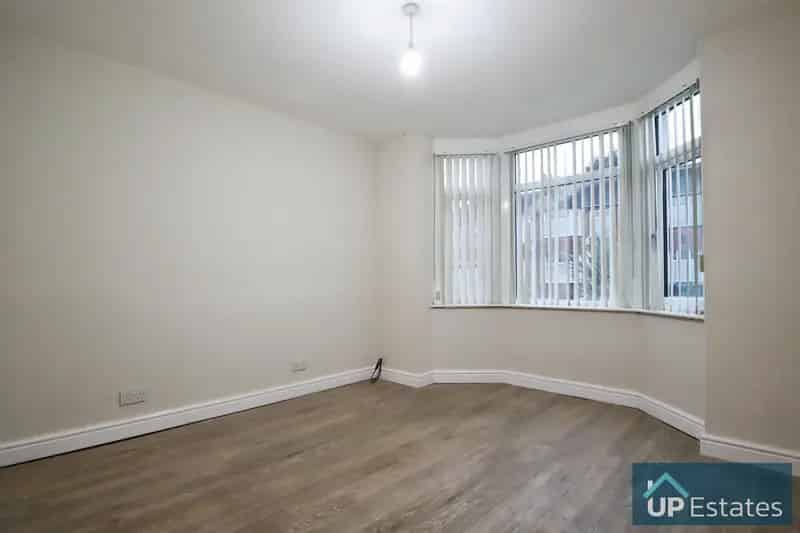 2 Bedroom Terraced House to Rent Available Now