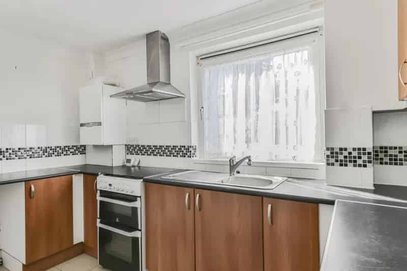 2 Bedroom Flat for Sale near Poole Town Centre