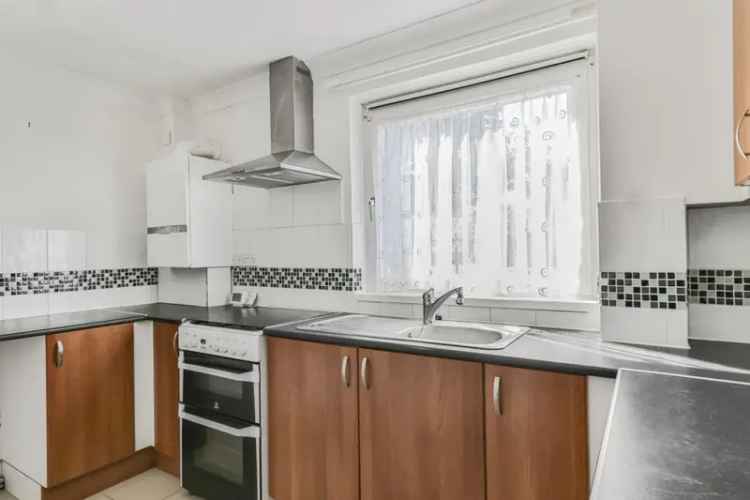 2 Bedroom Flat for Sale near Poole Town Centre
