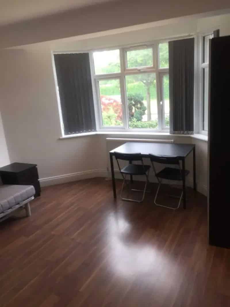 0 Bedroom Studio House to Rent in Acton Chiswick