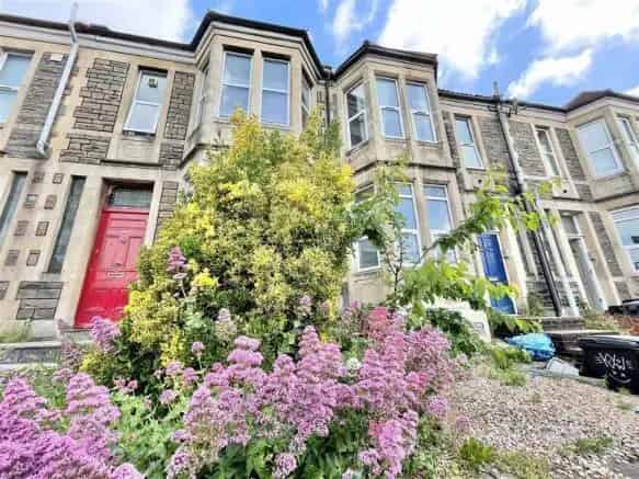 2 Bedroom Apartment Available Now - First Floor Flat