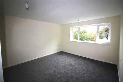 2 Bedroom Maisonette Near M6 Junction 7