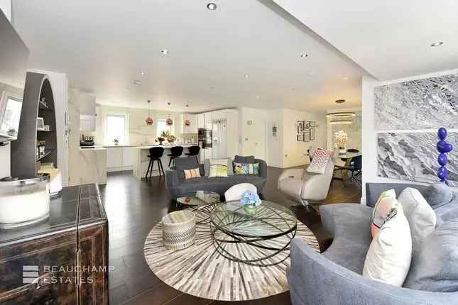 Flat for sale in Praed Street, Paddington W2