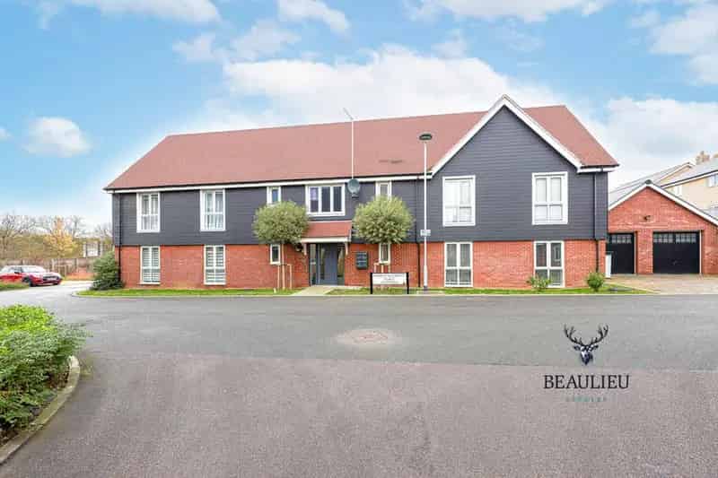 2 Bedroom Apartment for Sale Beaulieu Park
