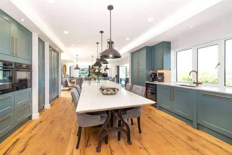 4 Bed House for Sale Panoramic Views Luxurious Renovation