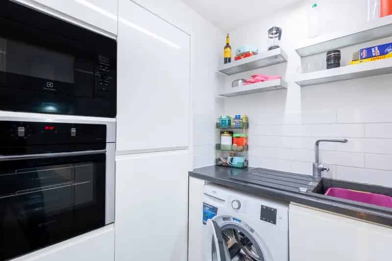 2 Bedroom Flat House to Rent with Secure Parking and River Views