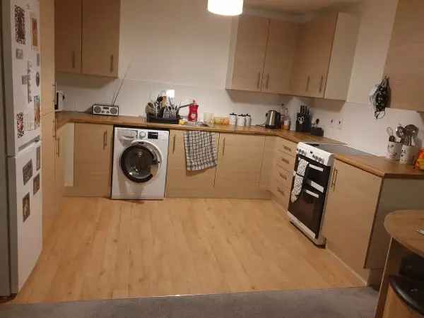 Flat For Rent in Arun, England