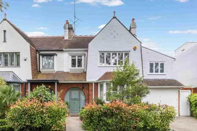 5 Bedroom Semi-Detached House for Sale in London