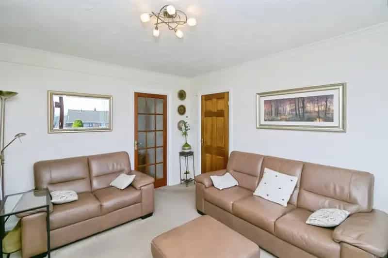 3 Bedroom Semi Detached House Corner Plot Garage