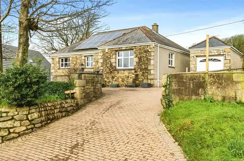 3 Bedroom Detached Bungalow for Sale in Roseworthy