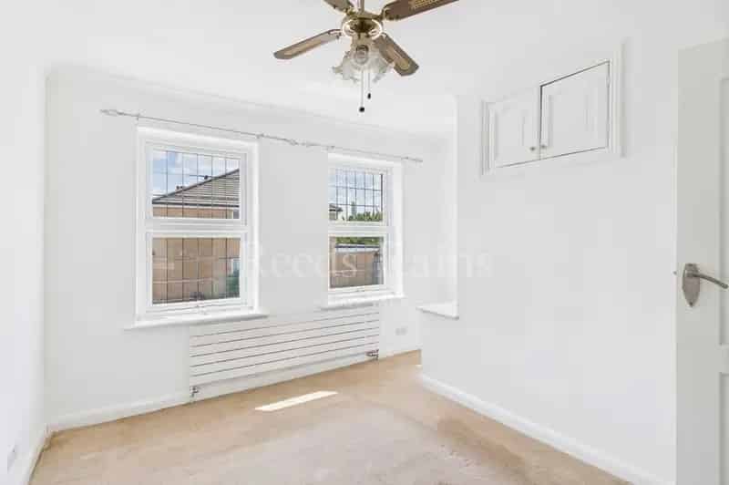 3 bedroom Semi Detached House to rent, Dartford, Kent, DA1