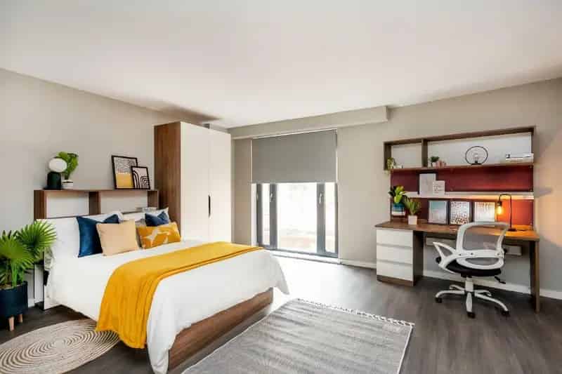 Studio Flat with Gym and Roof Terrace - No Guarantor Required