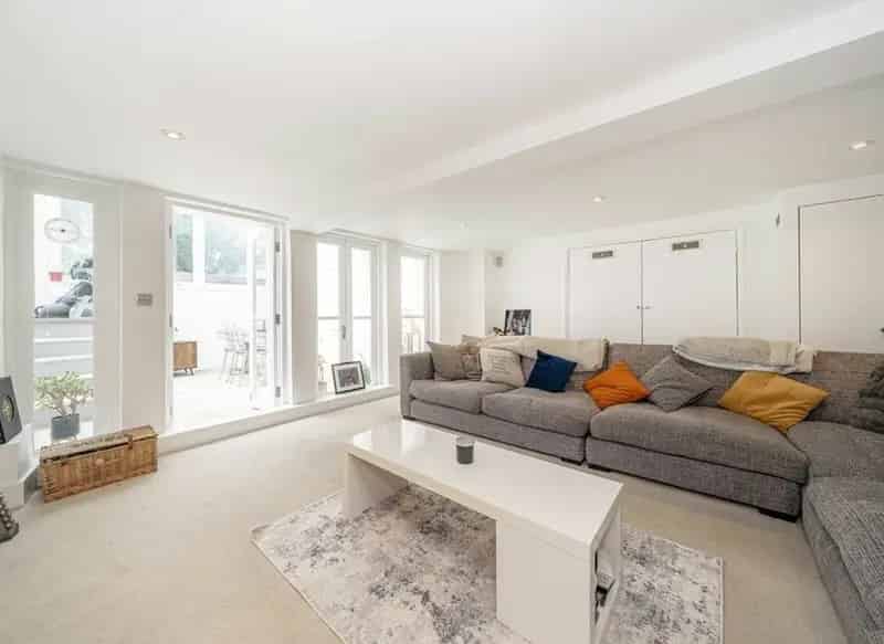 Five Bedroom Grade II Listed House Hampton