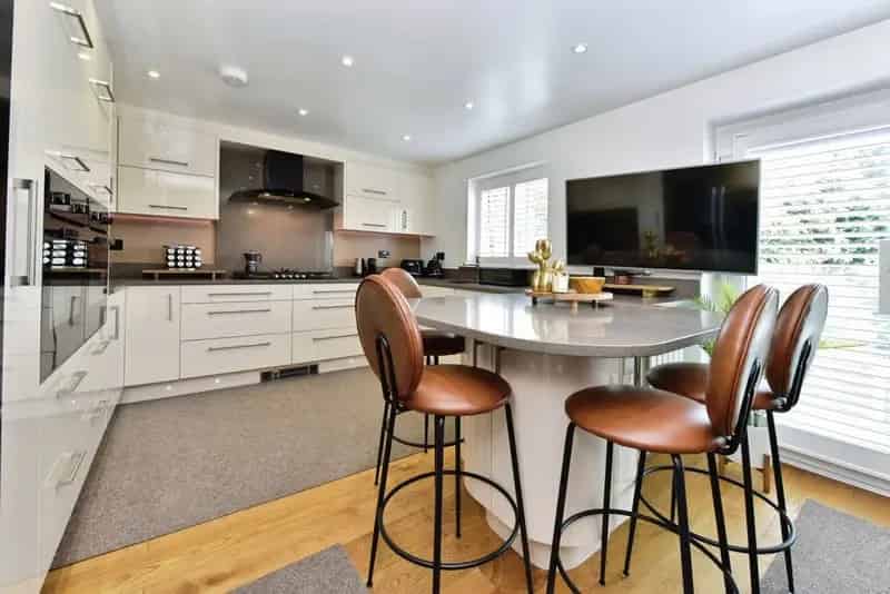 4 Bedroom Detached House for Sale Rotherham S60