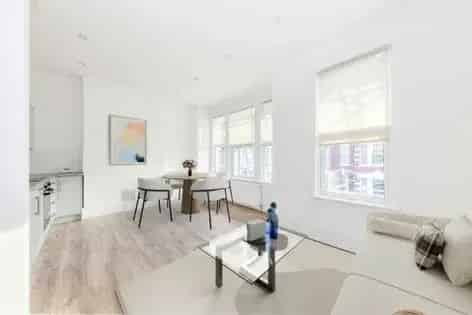 2 rooms flat of 88 m² in London