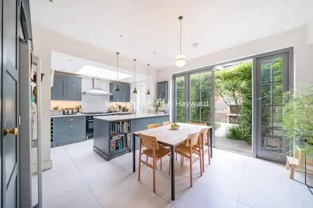 Four Bedroom Edwardian House For Sale in Muswell Hill