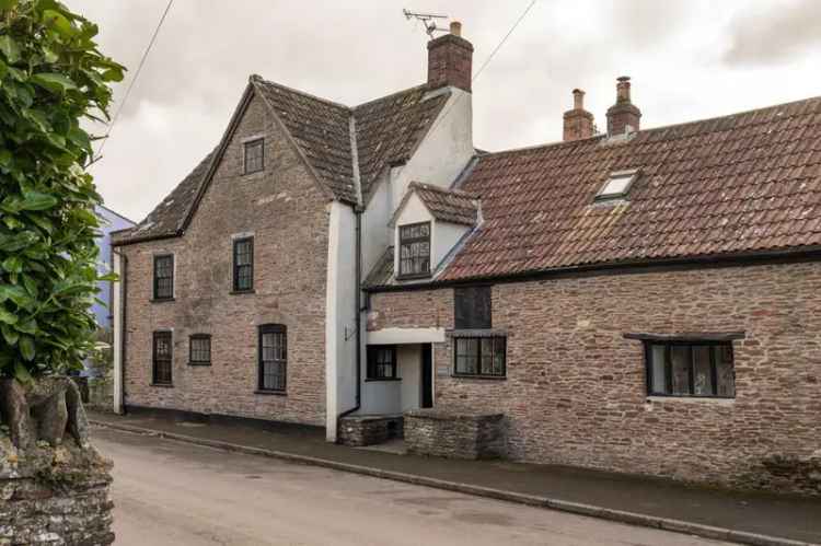 1.75 Acre Period Property with Pool and Stables