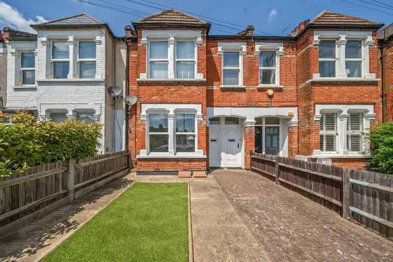 Two Double Bedroom Garden Maisonette Near Tooting Broadway
