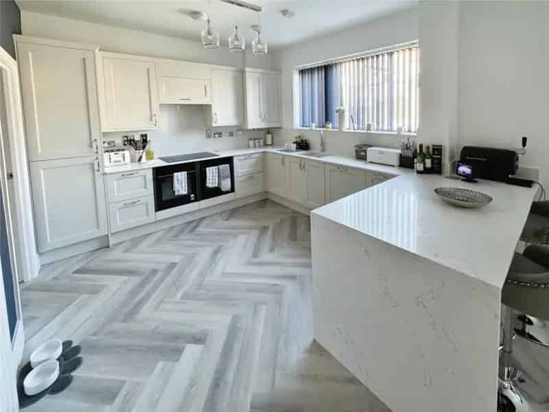 4 Bed House for Sale in Newhall