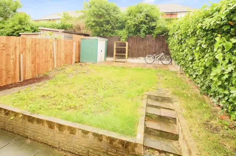 3 Bedroom Mid Terrace House Leeds LS14