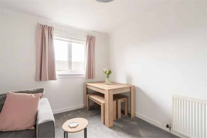 2 Bed Upper Flat with Private Garden - Ideal for First-Time Buyers